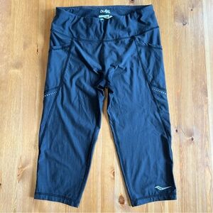 Saucony Bullet Cropped Capri Pocket Leggings